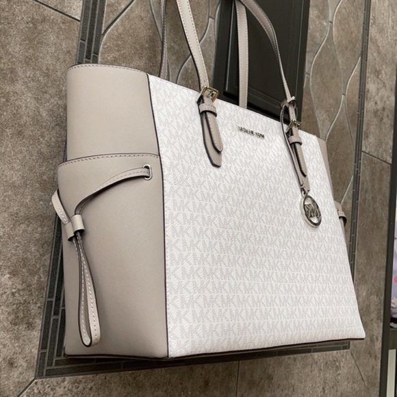 Michael Kors Gilly Large Drawstring Travel Tote Bag MK Bright White - Picture 2 of 16